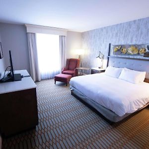 King Room Accessible Tub Mobility Hearing Access